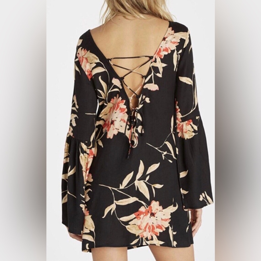 Billabong floral bell sleeve babydoll dress with a deep cut, lace up back medium